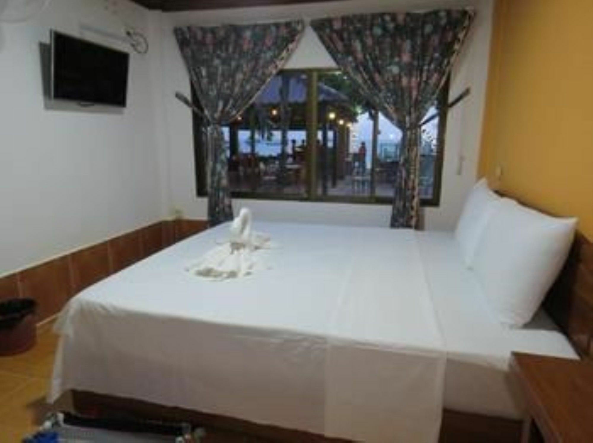 Two Easy Bungalow Hotel Sihanoukville Exterior foto