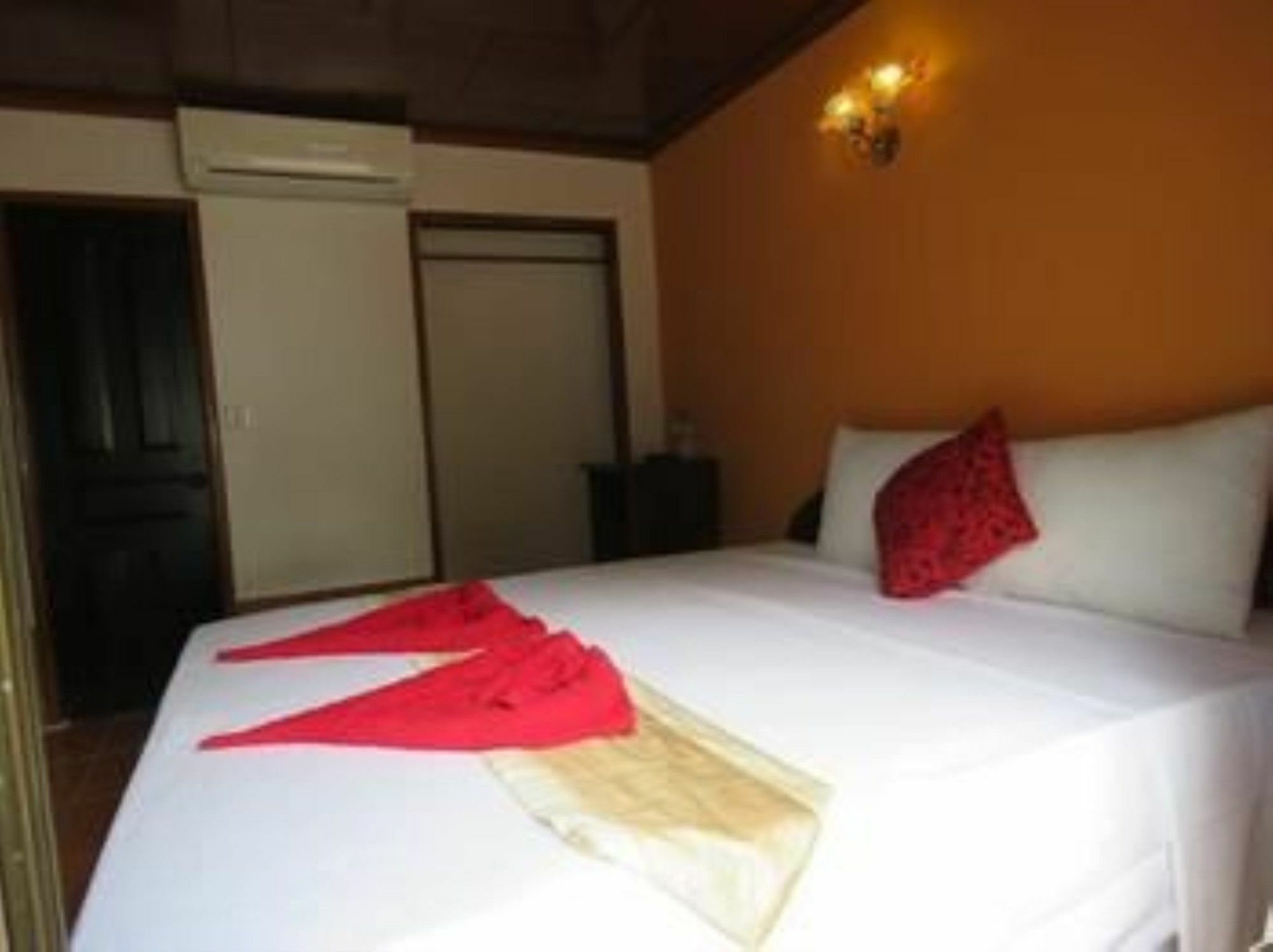 Two Easy Bungalow Hotel Sihanoukville Exterior foto